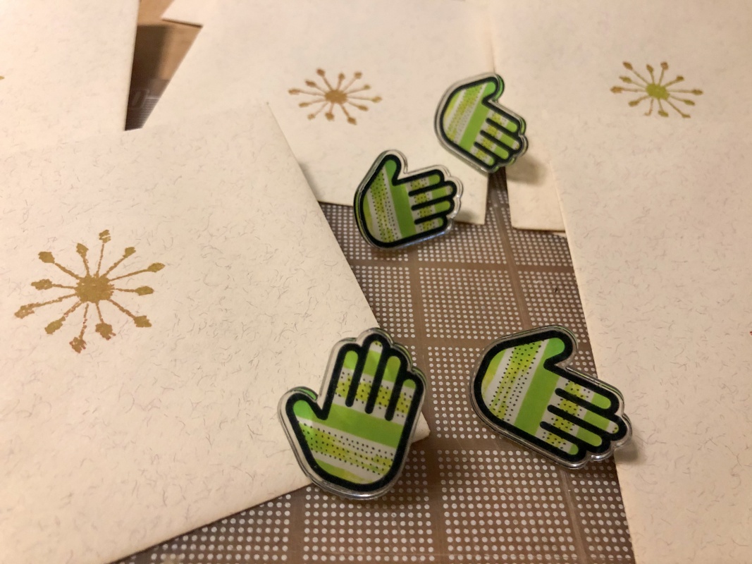 give me a Hand pin for Patreon supporters